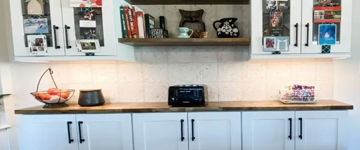 under cabinet lighting as accent lighting